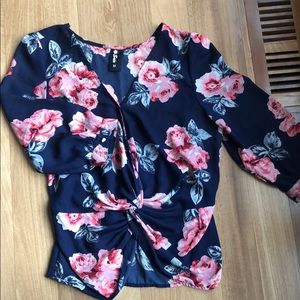 Gorgeous blouse to wear for any occasion